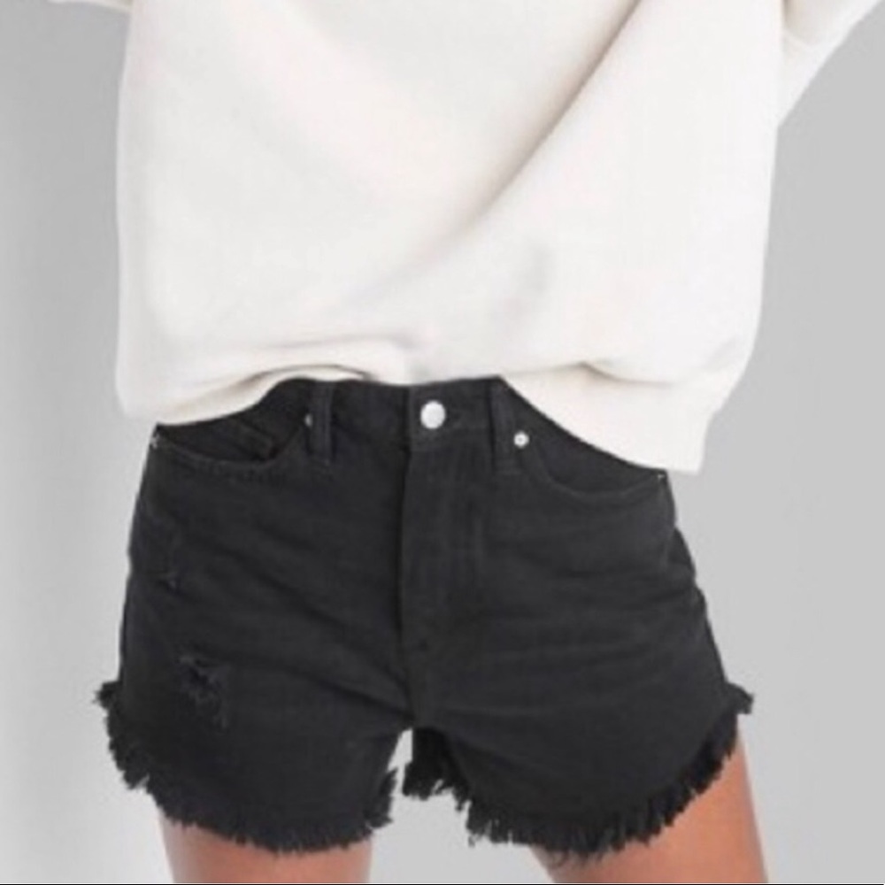 💜Hollister High Rise Black Distressed Raw Short - Picture 3 of 5
